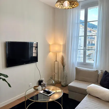 Superbe T2 Moderne En Plein Centre-ville *
